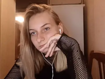 Cam4 Nude Webcam of YvonneCrowley