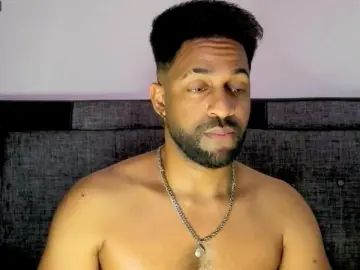 Cam4 Live Porn of bbcblackhot33