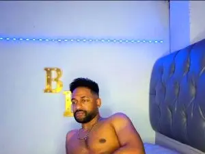 Cam4 Live Sex of bbcblackhot33