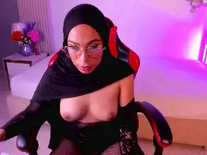 Cam4 Live Sex of JuliMorett