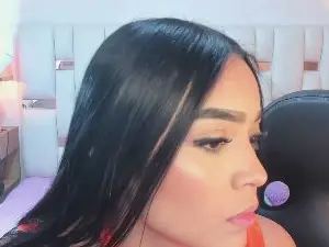 Cam4 Free Live Porn of Nauthy_Nahomi