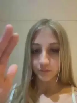 Cam4 Free Live Porn of Jazblondebaby