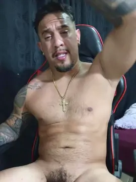 Cam4 Free Live Porn of Im_massimo777