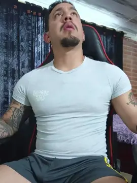 Cam4 Live Sex of Im_massimo777