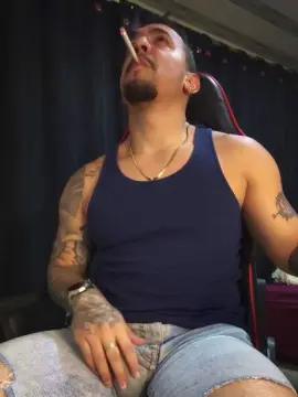 Cam4 Free Live Porn of Im_massimo777