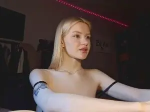 Cam4 Sex Cam of KarmenBarella