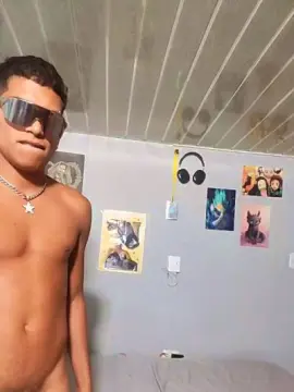 Cam4 Free Live Porn of Rayan464