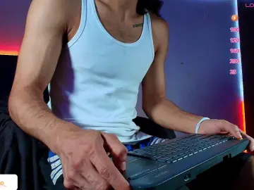 Cam4 Live Sex of kuzzco