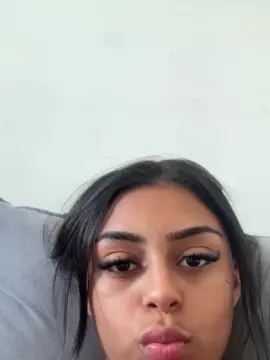 Cam4 Live Sex Cam of luara_00