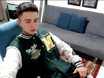 Cam4 Free Porn Cam of santii_ss