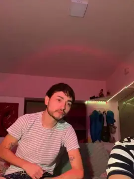 Cam4 Sex Cam of Devilboyzzz