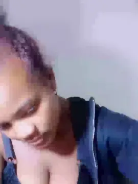 Cam4 Live Porn of mialisoa3