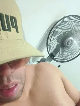 Cam4 Watch Live Sex Cams of Reinaldosantos