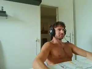 Cam4 Free Live Porn of ALPHA_HUNK