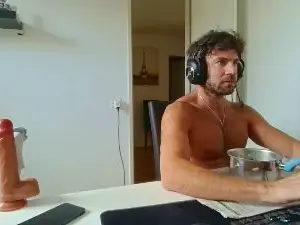 Cam4 Nude Webcam of ALPHA_HUNK
