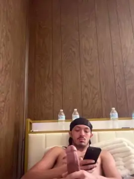 Cam4 Free Porn Cam of BigDjunior8