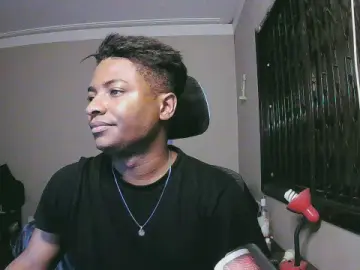 Cam4 Free Live Porn of Blackluxure95