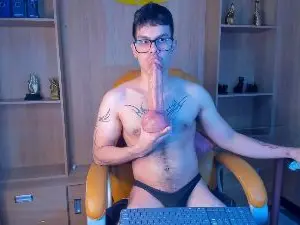 Cam4 Free Live Porn of Derek_Voss