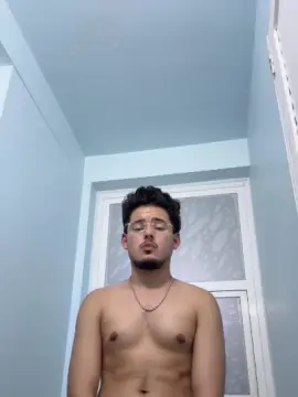 Cam4 Sex Cam of Giovszz