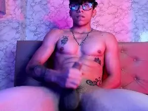 Cam4 Watch Live Sex Cams of Akaza_