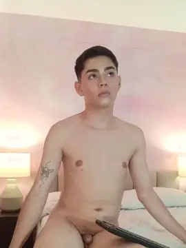 Cam4 Watch Live Sex Cams of LittleMaxi_