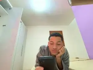 Cam4 Best live sex cam show of enzoheitor3