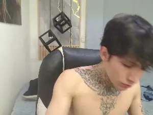 Cam4 Private Sex Chat of Iantwink18