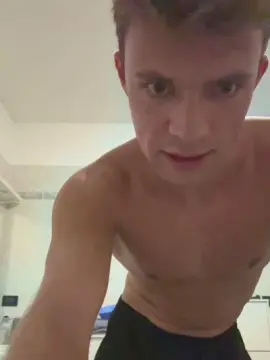 Cam4 Free Live Porn of Riccazzo01