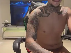 Cam4 Free Live Porn of Real_ARens