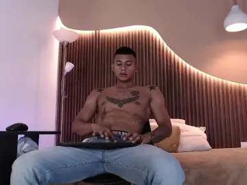 Cam4 Nude Webcam of Aiden_steel