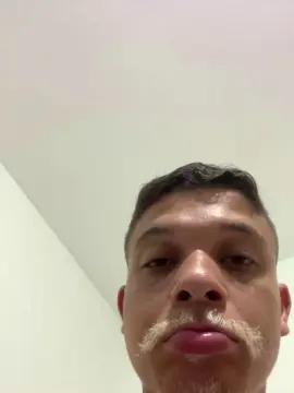 Cam4 Sex Cam of CabaMachoAtivo