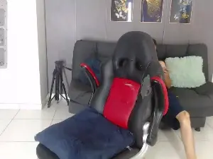 Cam4 Private Sex Chat of james_bigc0ck20