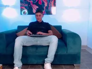 Cam4 Live Porn of ElianCruz