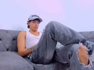 Cam4 Adult Video Chat of KroyWave
