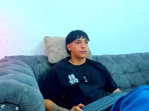 Cam4 Live Sex Cam of KroyWave