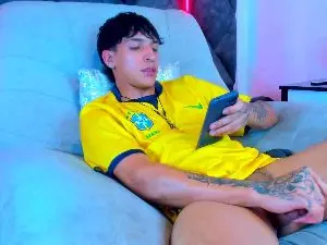 Cam4 Private Sex Chat of KroyWave