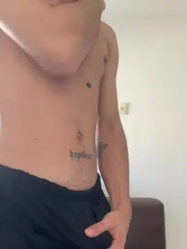 Cam4 Free Live Porn of Reedtwink