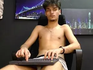 Cam4 Live Sex Cam of KevinnSpice