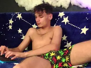 Cam4 Live Sex of KevinnSpice