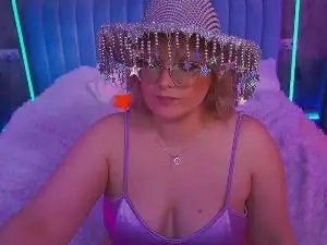 Cam4 Free Live Porn of CoolTatiss