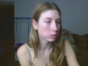 Cam4 Free Live Porn of Evelyn_21_m