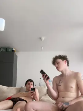 Cam4 Free Live Porn of Jeunecouple_gay