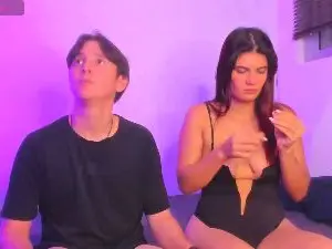 Cam4 Live Sex of MarianaandRonny