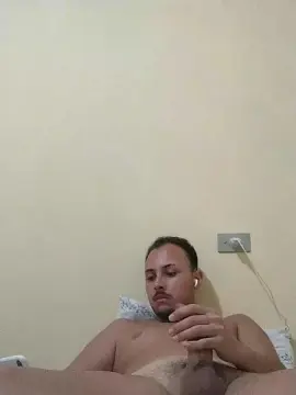 Cam4 Private Sex Chat of novinhoputo__