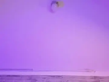 Chaturbate Live Sex Cam of naiawhisper