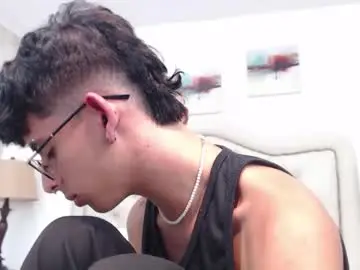 Chaturbate Free Porn Cam of andyxibrat