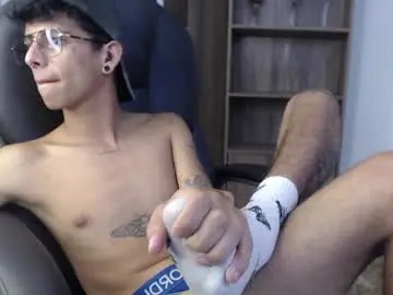 Chaturbate Watch Live Sex Cams of andyxibrat