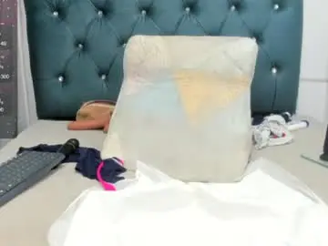 Chaturbate Live Sex Cam of hanna_hornyx20