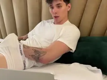 Chaturbate Watch Live Sex Cams of sky_hexx