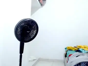 Chaturbate Live Sex Cam of blumbum